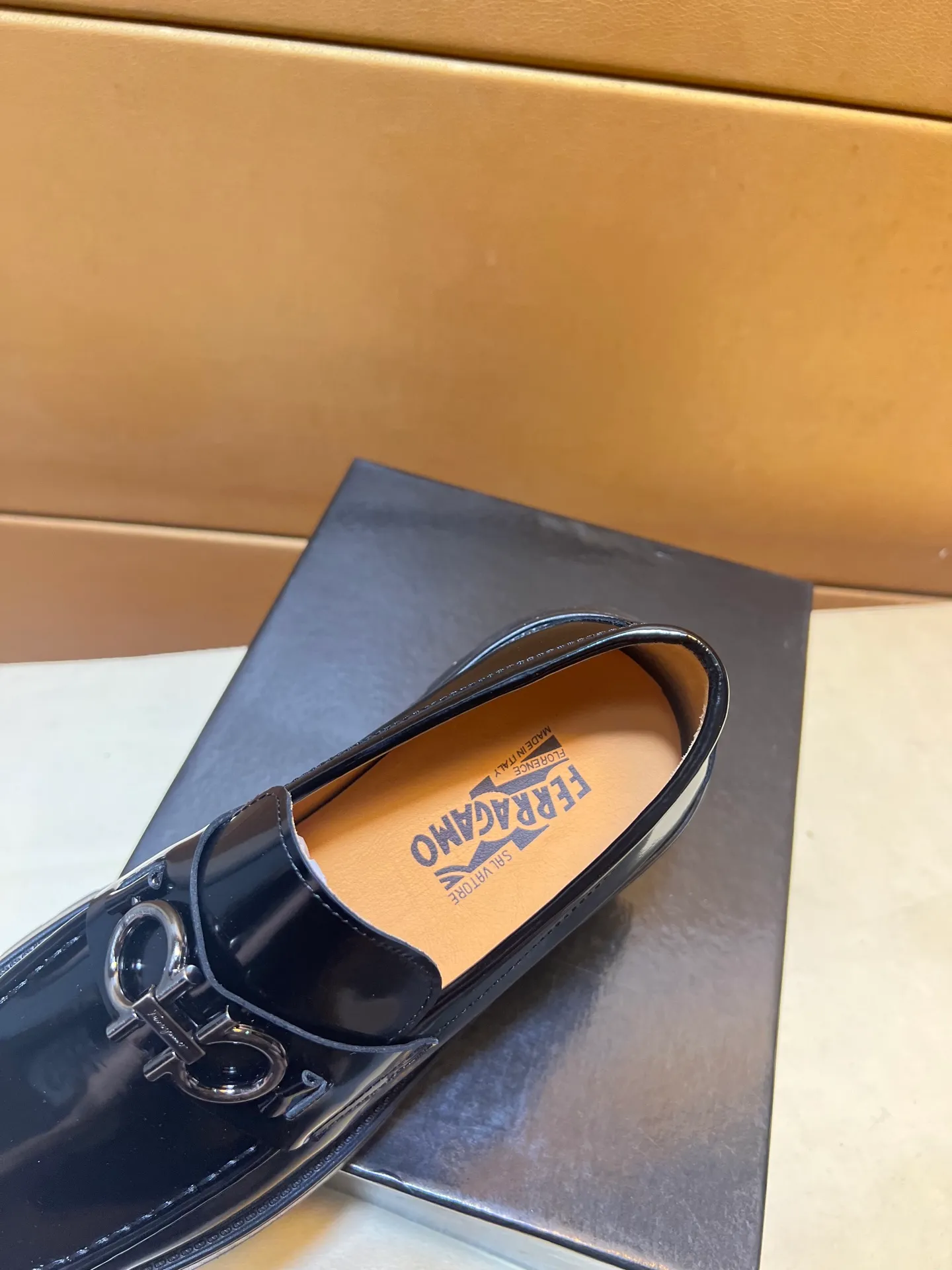 pp440💰👑👑👑 PRADA·PRADA Niuli·Exclusive first launch·～Unique modern style sneakers. Counter purchasing 🏃casual leather shoes😍😍 original shiny leather imported from Italy (refuses to discolor and rub feet) soles: original soles specially provided by the original factory, super cool 😍 lace up and walk with wind 👍 style design ⚠️ super comfortable, wear-resistant and non-slip original soles. Just like shooting the real thing🎬The real thing is better. Suitable for outdoor and driving👍Perfect high-quality sneakers, men's shoe size: 38-44